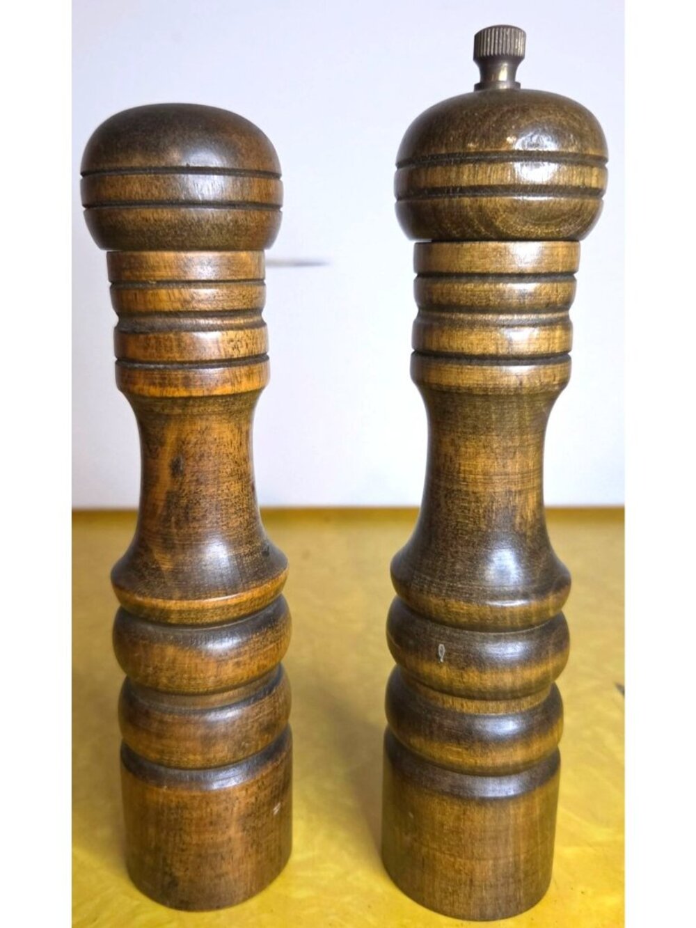 Vintage 1960s Woodcrest Walnut Salt & Pepper Grinder Set 7" Tall
